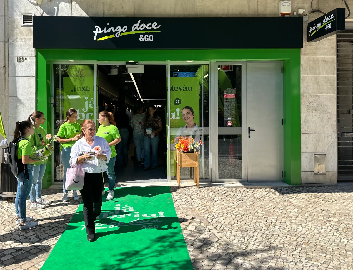 Entrada da loja Pingo Doce &GO em Lisboa.